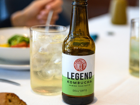 Dalla Dieta Mediterranea alla Kombucha: Come Costruire Un’Alimentazione Più Sana e Consapevole